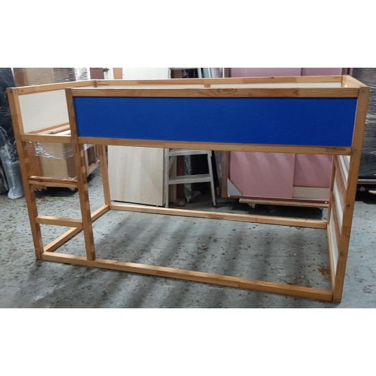 Pine wood Bed (70% NEW)