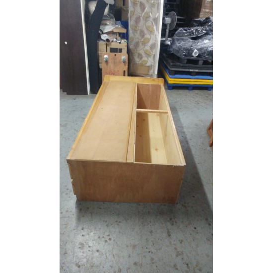 Pine wood three-foot bed with six drawers (70% new)