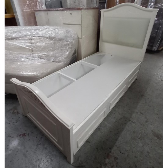 British style three-foot single bed (65% new)///SOLD
