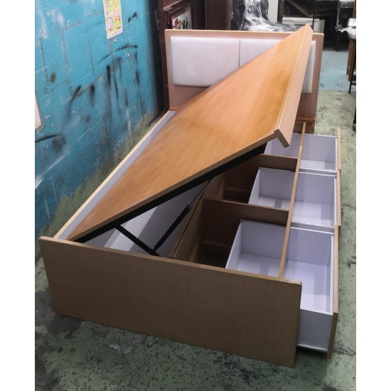 Four-foot hydraulic drawer cabinet bed (65% new)////SOLD