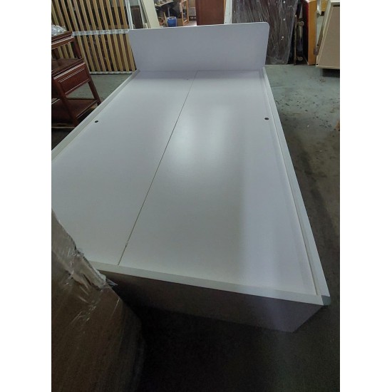 Custom-made 4.5-foot bed (70% new)