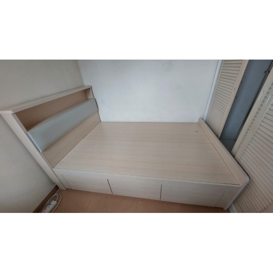 四尺雙人床(70%新) SOLD/已售