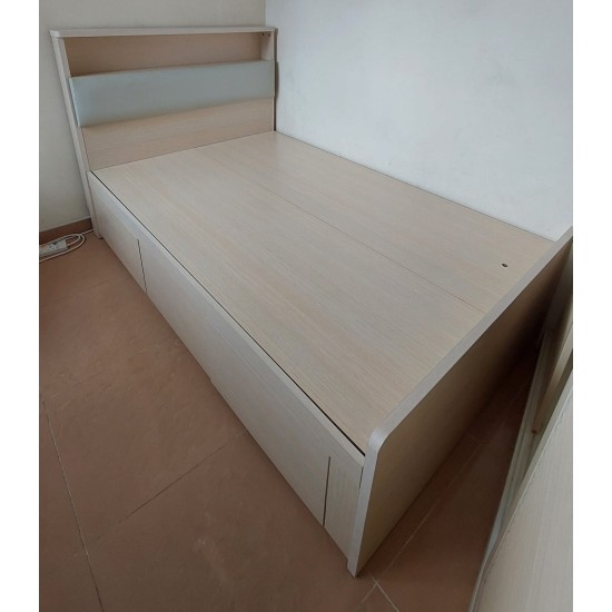 四尺雙人床(70%新) SOLD/已售