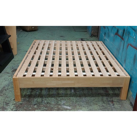 Solid wood five-foot bed frame (75% new)