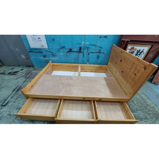 松木四尺床(70%新) SOLD/已售