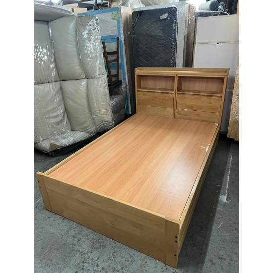 4呎雙人床 (60%新) 己售 sold