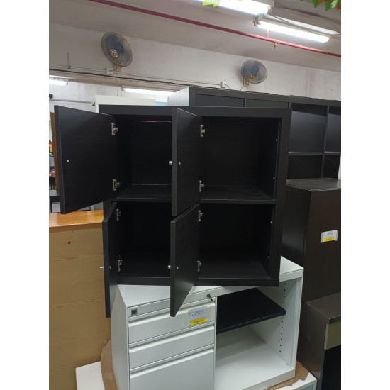 Storage Cabinet (90% NEW)