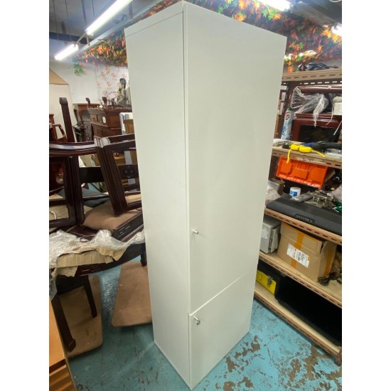 Storage Cabinet (door with crack) (70% NEW)(SOLD/已售)