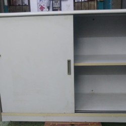 四呎辦公室儲物櫃 (6成新)