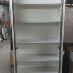 玻璃儲物櫃 (75%新)