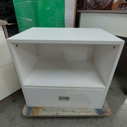 兩呎床頭櫃(70%新)