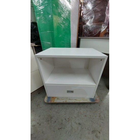 兩呎床頭櫃(70%新)