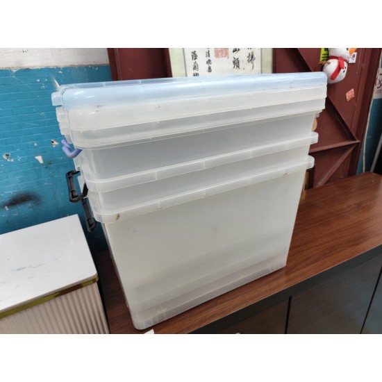 有轆膠箱(70%新)