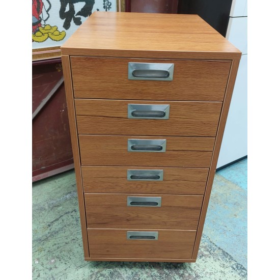 實用六桶櫃 (70%新) 己售SOLD
