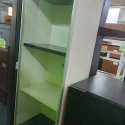 玻璃門儲物櫃 (70%新)