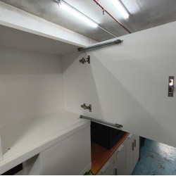 兩尺儲物櫃(75%新)