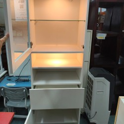 兩呎有燈玻璃飾櫃 (75%新)