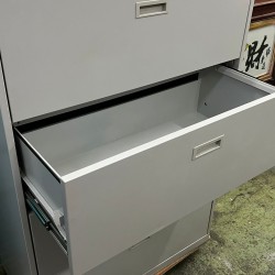 三呎辦公室鐵櫃(70%新)