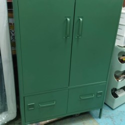靚仔金屬儲物櫃(75%新)