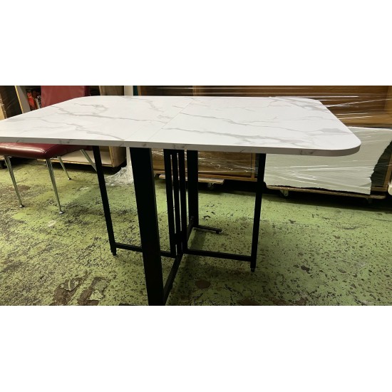 實用蝴蝶枱 (70%新) 己售 SOLD
