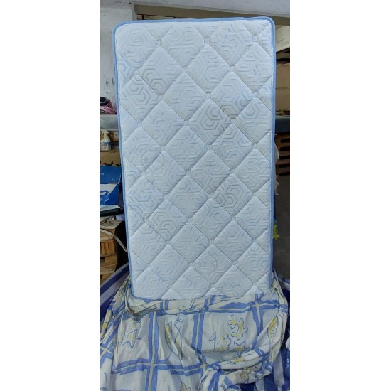 Beautiful three-foot mattress (75% new)/////SOLD