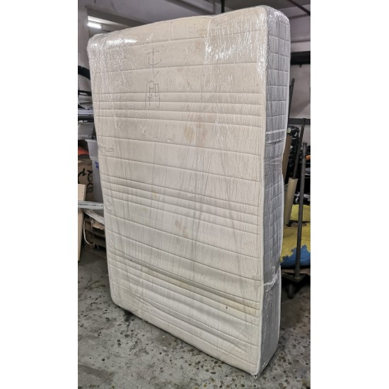 四尺床褥 有清(60%新) 己售 SOLD