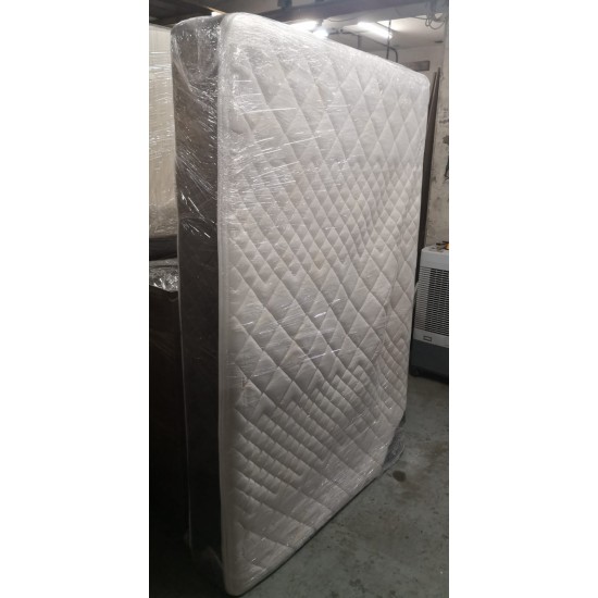 4-foot mattress (70% new)//////SOLD