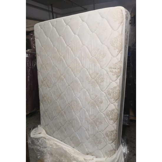4.5 feet mattress (70% new)