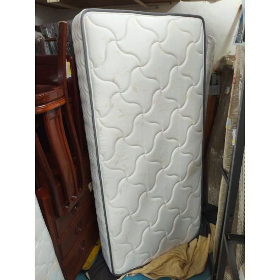 三尺床褥有漬(65%新)SOLD/已售
