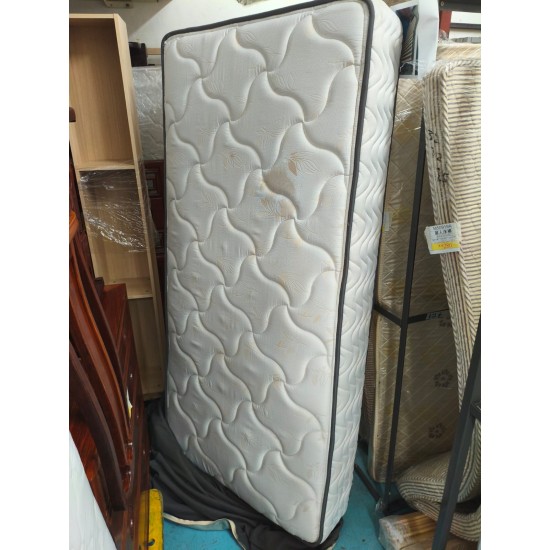 三尺床褥有漬(65%新)SOLD/已售
