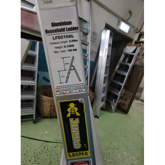 Aluminum Ladder (70% NEW)
