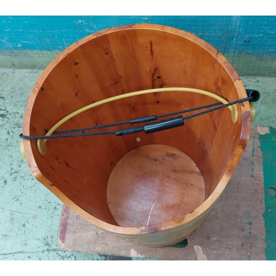 wooden barrel (70% new)