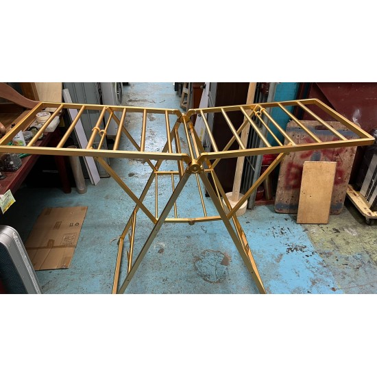 靚靚金屬掛衣架 (70%新)