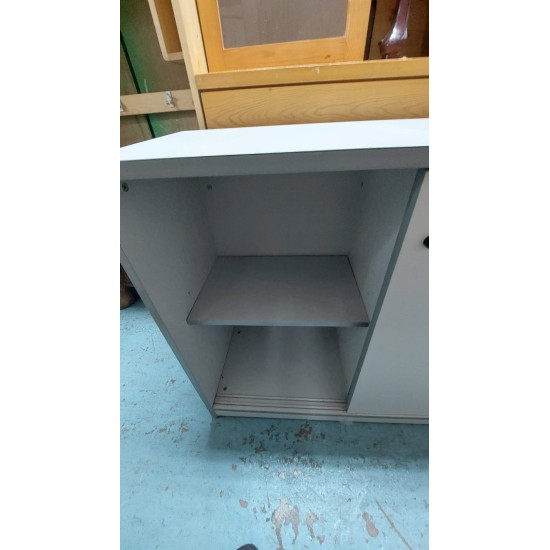 趟門儲物櫃 (70%新) (無鎖匙)