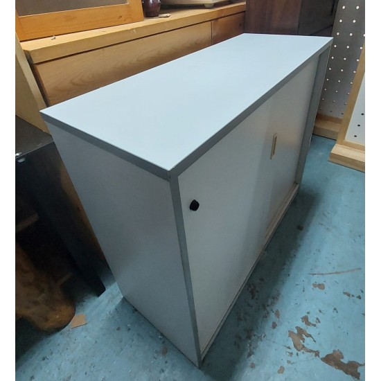 趟門儲物櫃 (70%新) (無鎖匙)