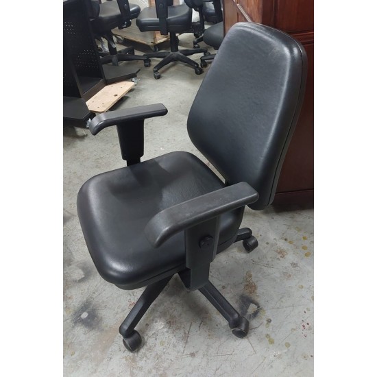 皮電腦椅(70%新)