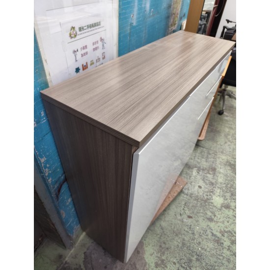 4-foot shoe cabinet (80% new)