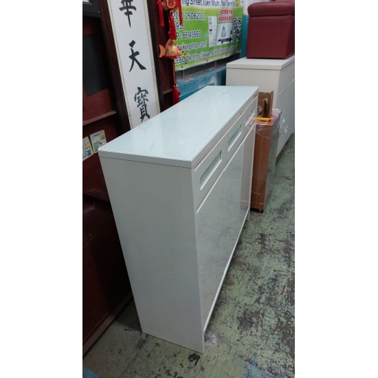 焗漆四呎鞋櫃 (70%新)///////售出