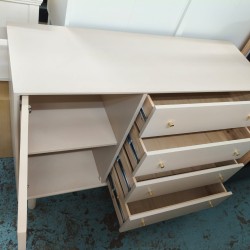 新淨四尺廳櫃(75%新)