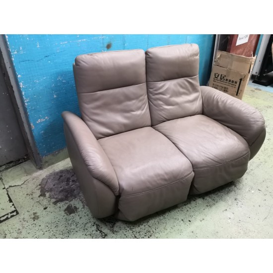 Leather Sofa (60% NEW)