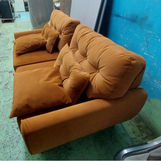 New clean fabric sofa (80% new)