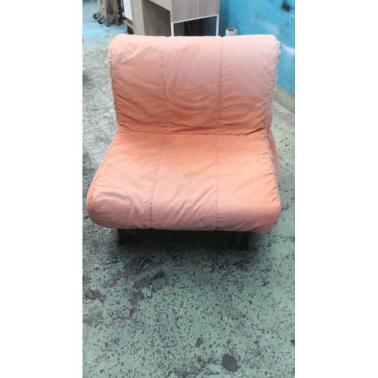 實用梳化床 有漬(55%新)  己售 SOLD 