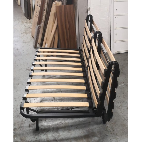 4.5 feet sofa bed frame (75% new)