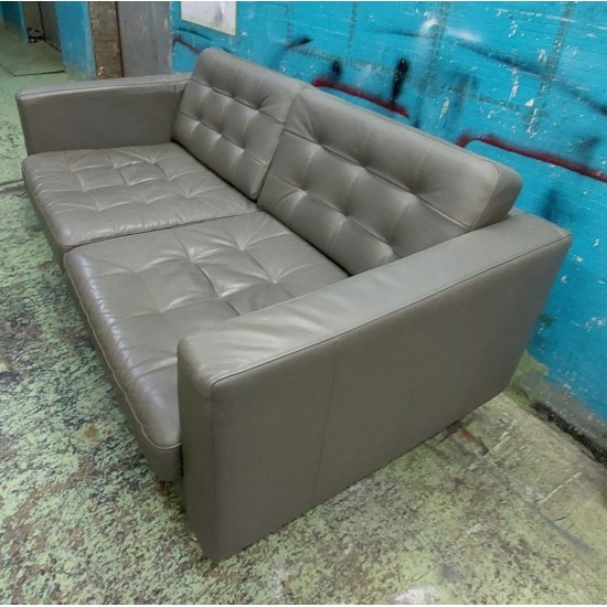 Beautiful leather sofa (70% new) 己售 SOLD