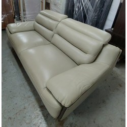 Okino皮梳化 (70%新)