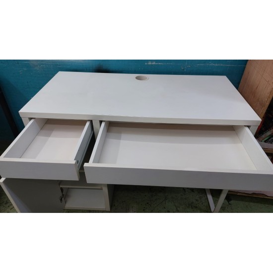 書枱(70%新) 己售 sold