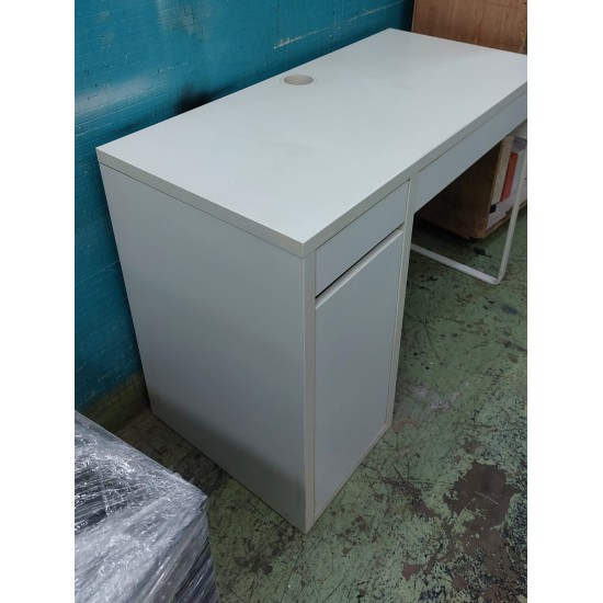 書枱(70%新) 己售 sold