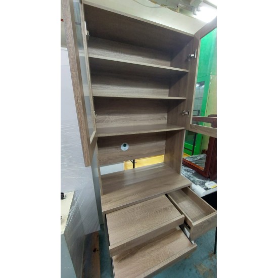 新淨電腦枱(75%新) 己售 SOLD