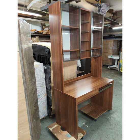 紅蘋果電腦枱(75%新)SOLD/已售