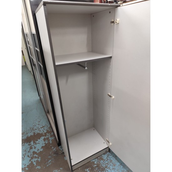 2-foot narrow wardrobe with key (75% new)
